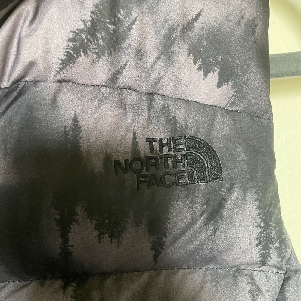 The North Face puffy vest - Picture 4 of 4